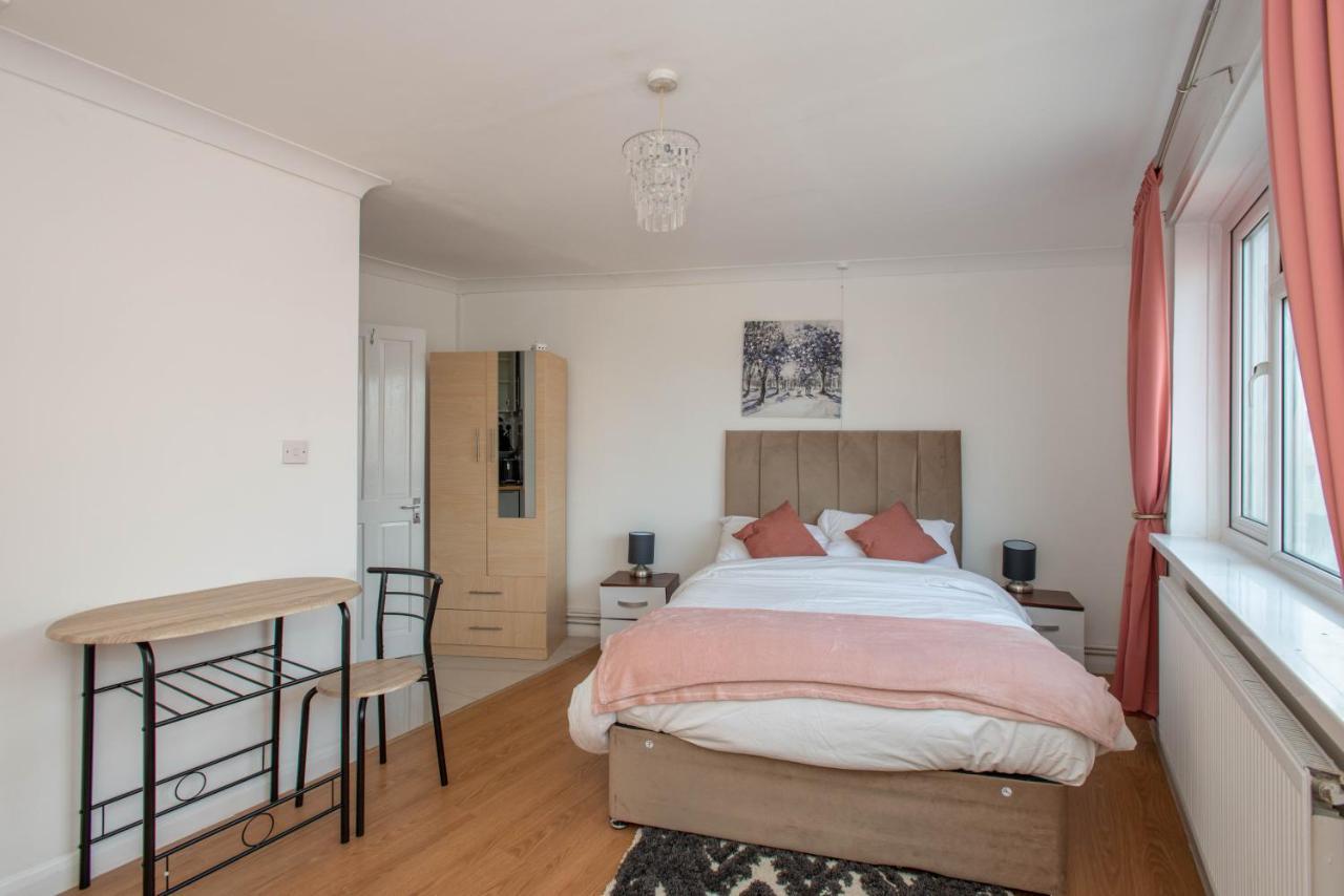 Modern Apartments In Bromley, Greater London Near Tesco And Sundridge Park Station Buitenkant foto
